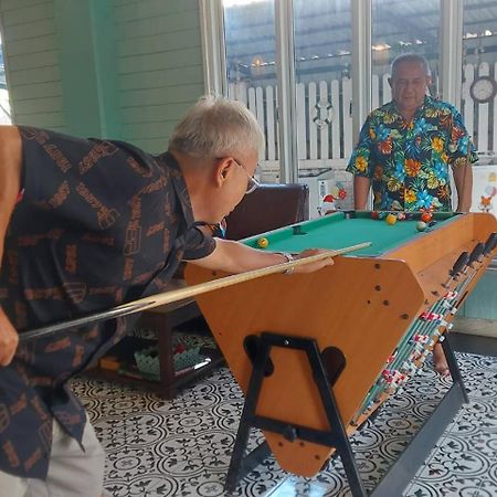 คิวทอง บังกะโล Ко Ларн Екстериор снимка